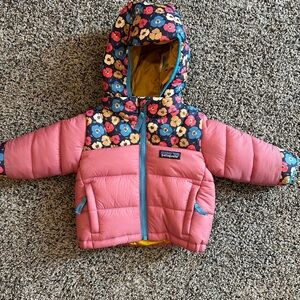 Patagonia baby coat with hood. Size 3-6 month, fits 6 month to over a year.